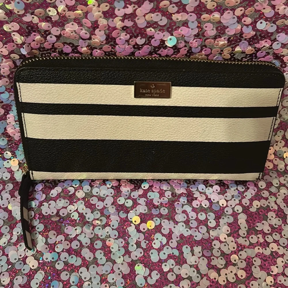 Kate Spade Matching Set - Picture 5 of 16